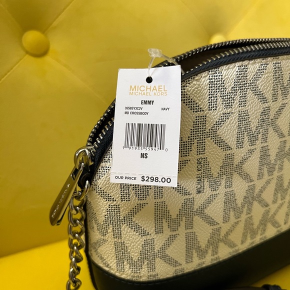 Michael kors Emmy cross body bag with matching wallet - Picture 6 of 11